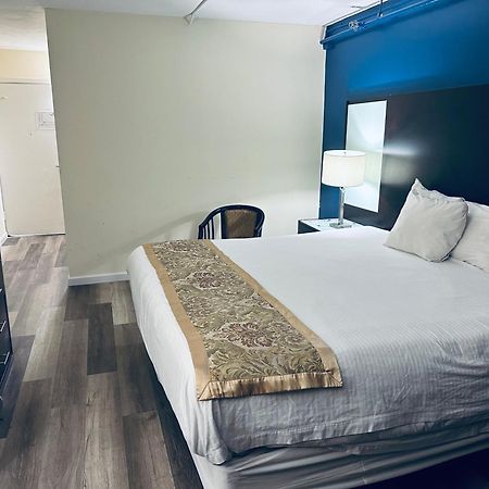 Town Inn Bordentown Bagian luar foto