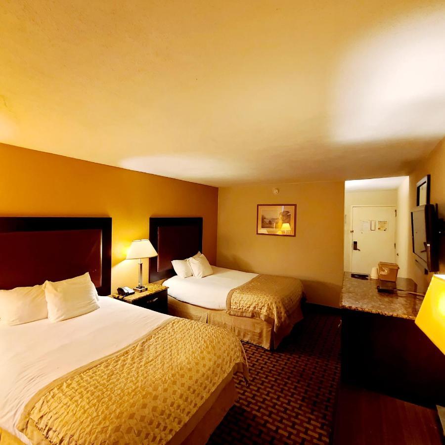 Town Inn Bordentown Bagian luar foto