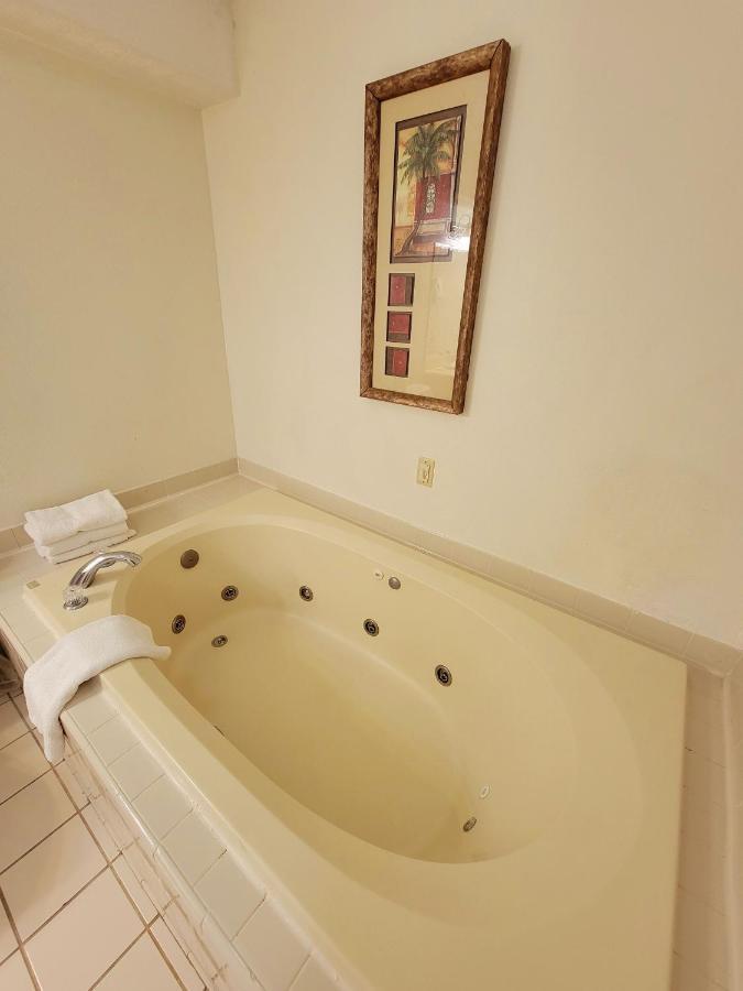 Town Inn Bordentown Bagian luar foto