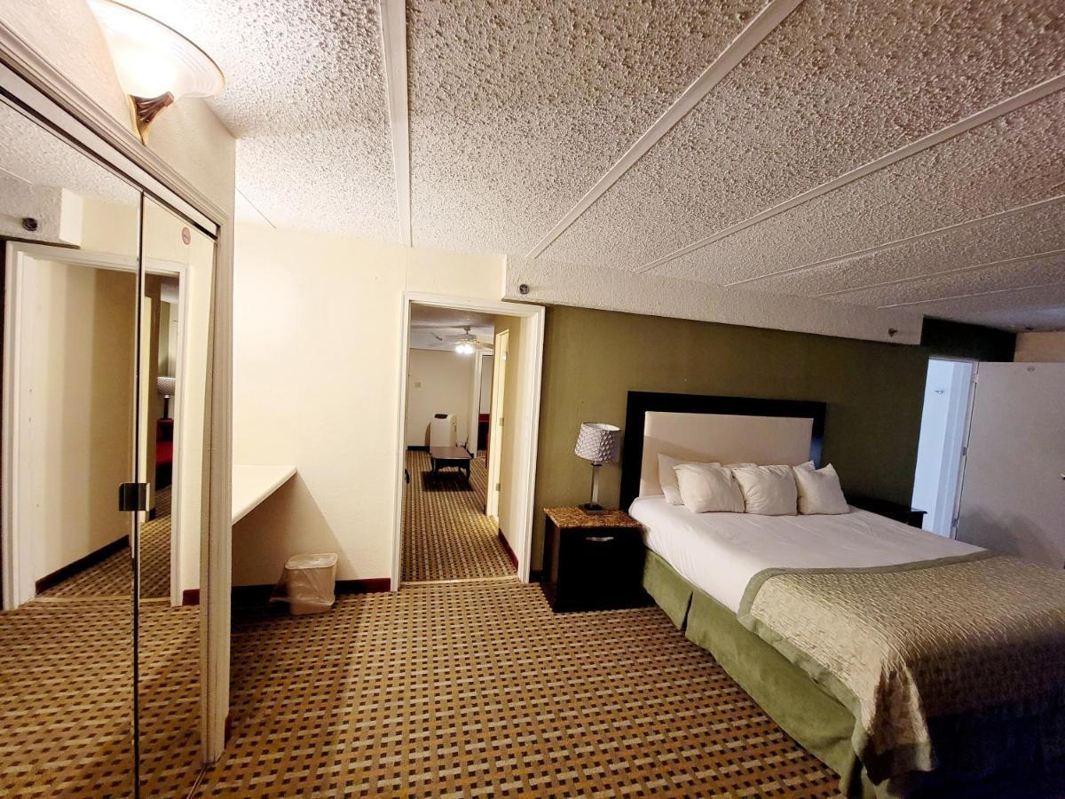 Town Inn Bordentown Bagian luar foto
