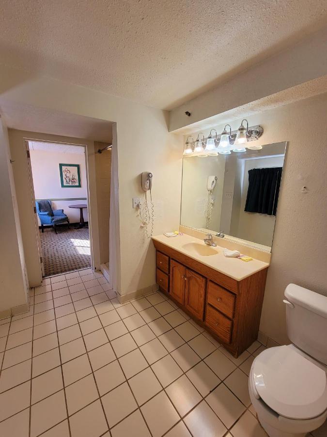 Town Inn Bordentown Bagian luar foto