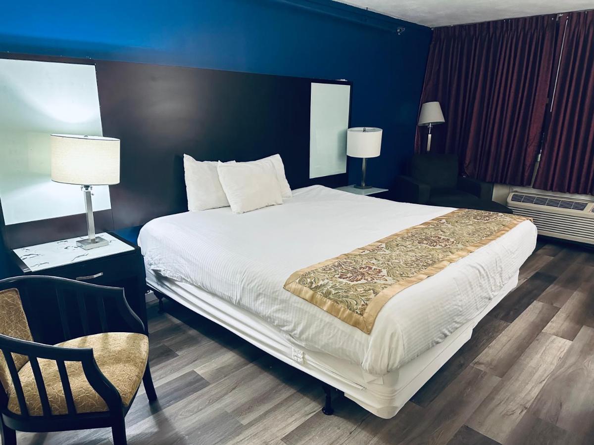 Town Inn Bordentown Bagian luar foto