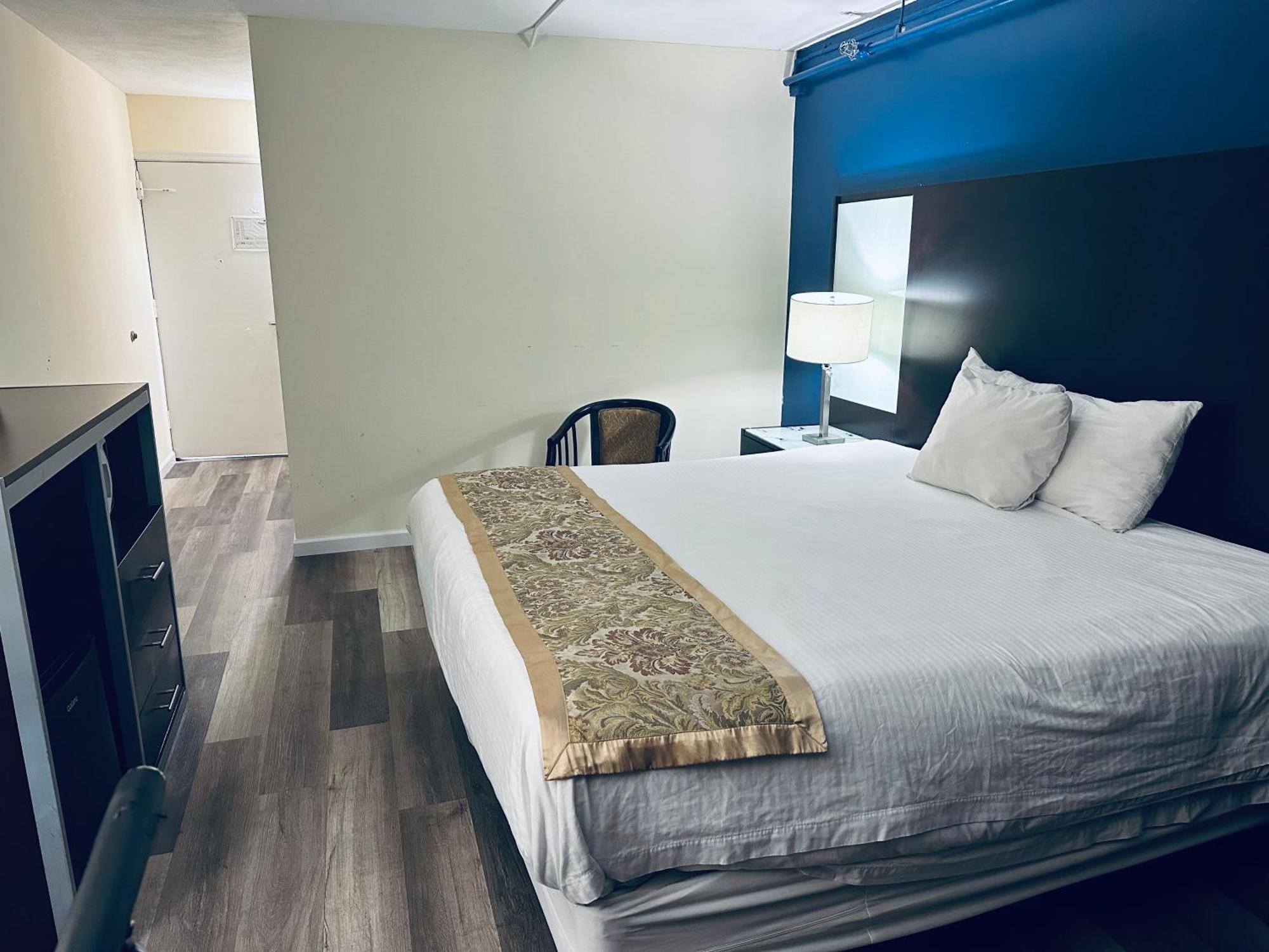 Town Inn Bordentown Bagian luar foto