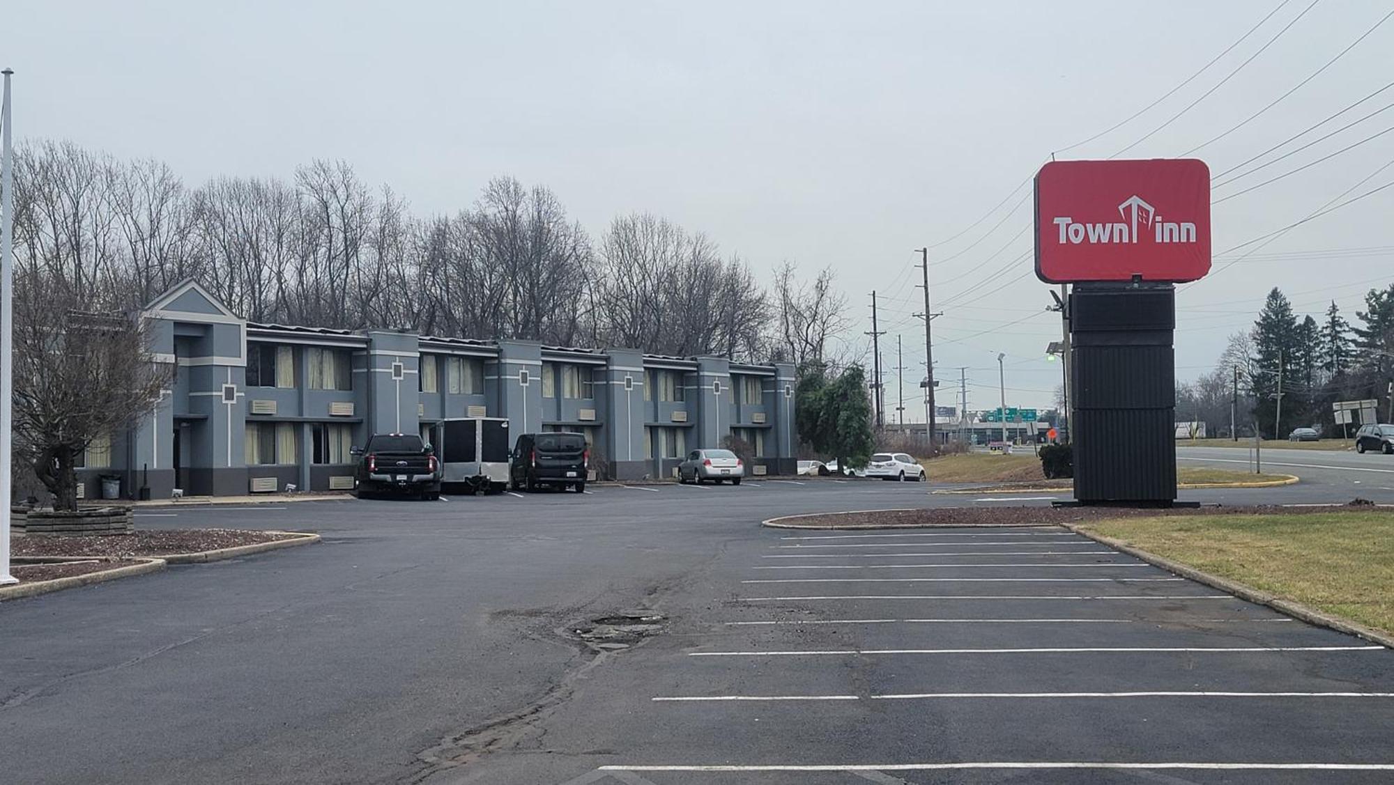 Town Inn Bordentown Bagian luar foto