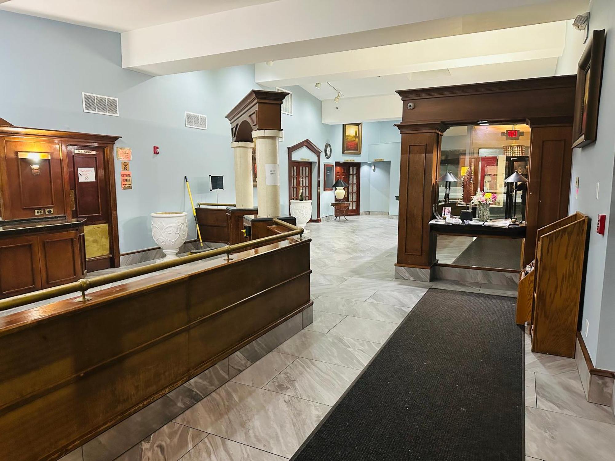 Town Inn Bordentown Bagian luar foto