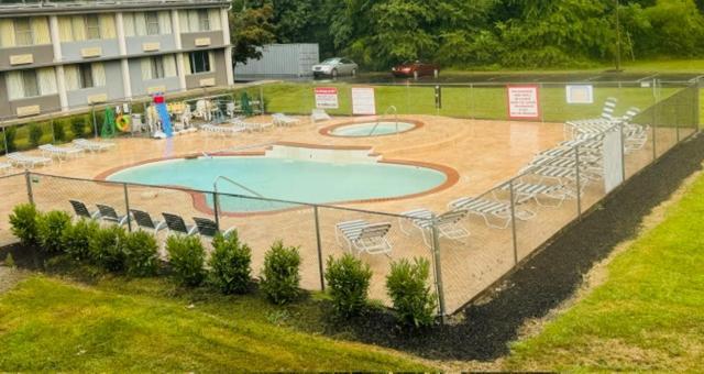 Town Inn Bordentown Bagian luar foto