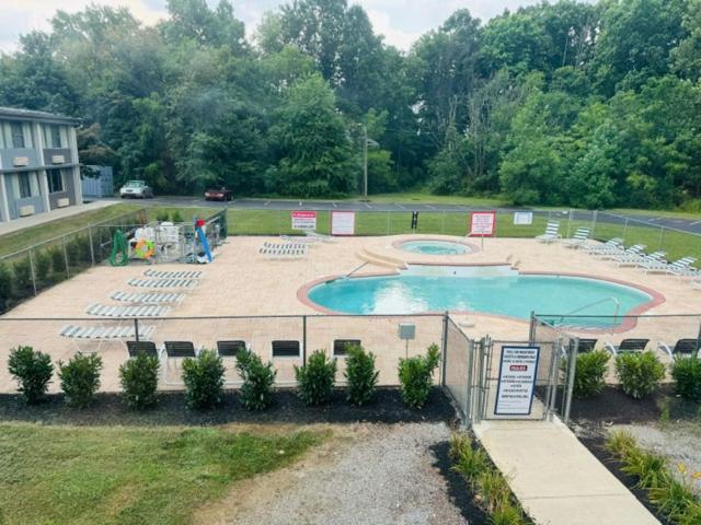 Town Inn Bordentown Bagian luar foto
