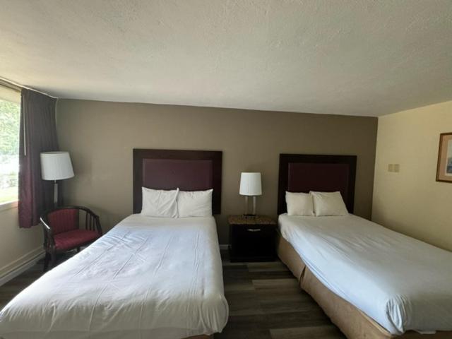 Town Inn Bordentown Bagian luar foto