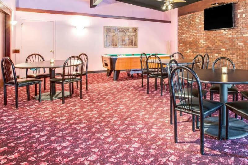 Town Inn Bordentown Bagian luar foto